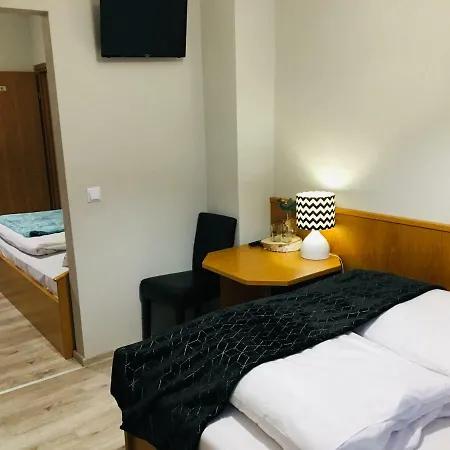 Проживание в семье Gorska *